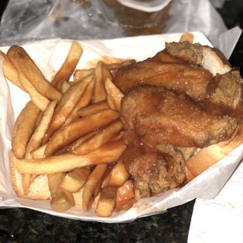 Harold's Chicken Shack West Loop - Chicken Shop Near Me - Chicago, Illinois
