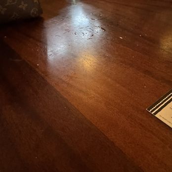 Elephant & Castle - Nobody wiping off the tables - British Near Me - Washington, DC, District of Columbia