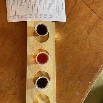 Courtyard Winery - a sample sample of wine and a sample of condiments - Wineries Near Me - North East, Pennsylvania Courtyard Winery - a sample sample of wine and a sample of condiments - Wineries Near Me - North East, Pennsylvania