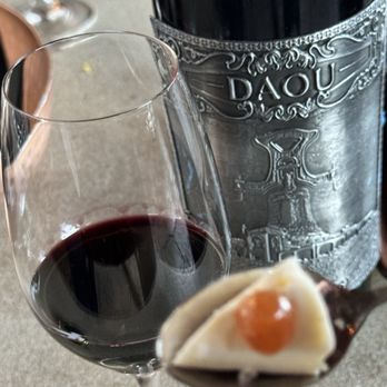 DAOU Vineyards - Daou Port with special cheescake - Wineries Near Me - Paso Robles, California DAOU Vineyards - Daou Port with special cheescake - Wineries Near Me - Paso Robles, California