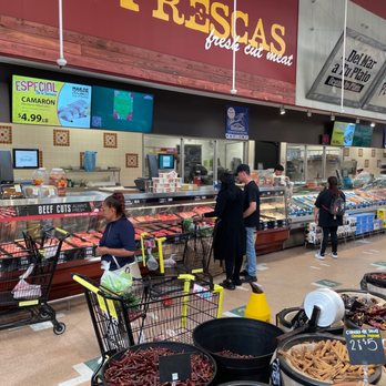 Northgate Gonzalez Market - people shopping in a grocery store - Grocery Near Me - Santa Ana, California