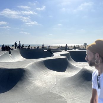 Venice Beach Boardwalk - Beaches Near Me - Venice, California