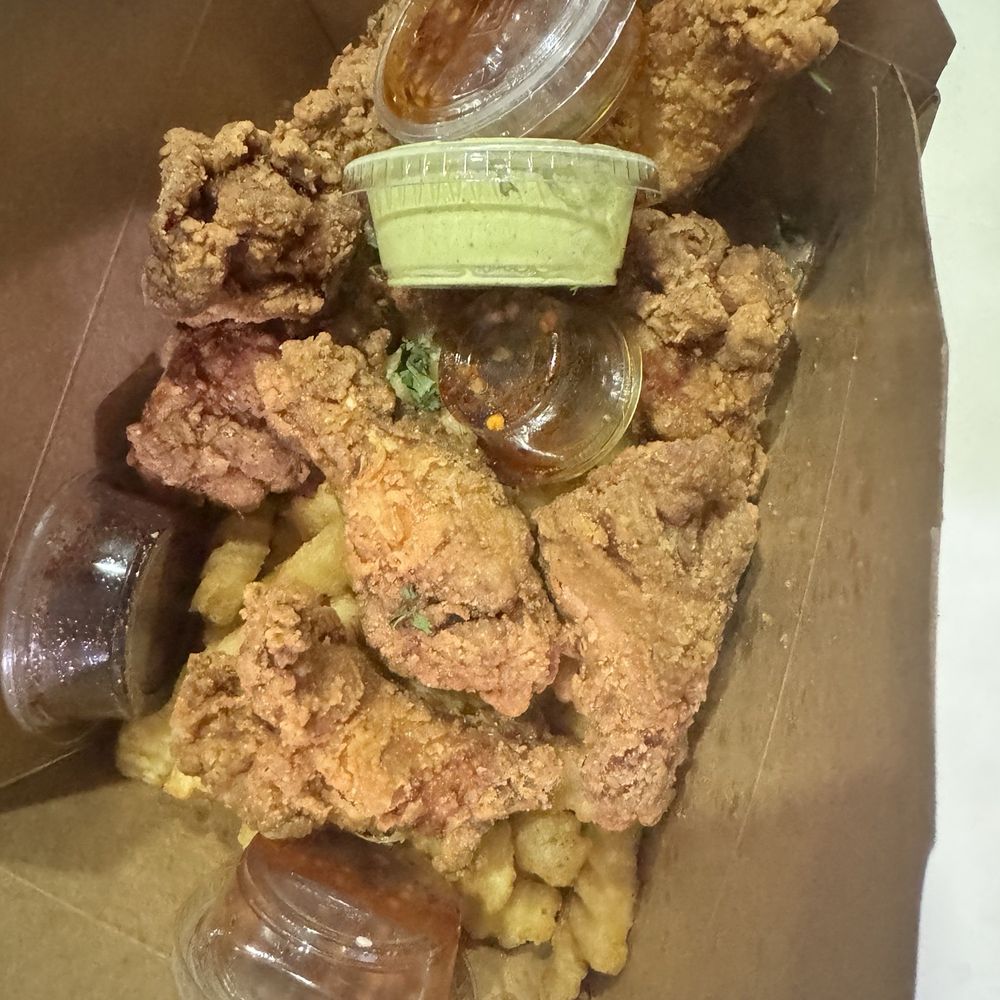 Sending Noods - Chicken wings with sauce on side - Noodles Near Me Sending Noods - Chicken wings with sauce on side - Noodles Near Me