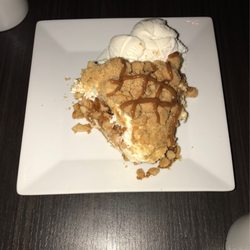 Rockaberry - Apple crumb cheese with vanilla ice cream