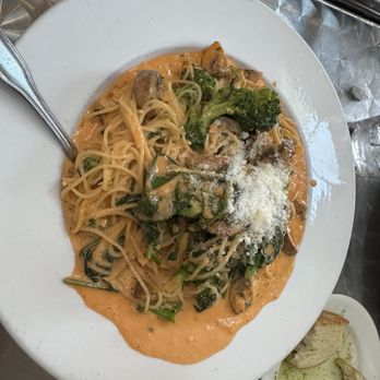 Di Lisio's - Angel hair, vodka sauce, broccoli, mushrooms and spinach - Italian Near Me - Winston-Salem, North Carolina Di Lisio's - Angel hair, vodka sauce, broccoli, mushrooms and spinach - Italian Near Me - Winston-Salem, North Carolina
