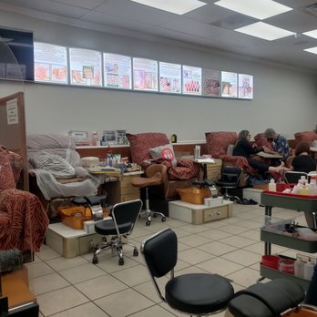 Hollywood Nails - Inside - Nail Salons Near Me - Sun Valley, California