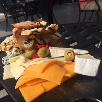 180 Estate Winery  - Cheese playter - Bistros Near Me - Lincoln, Ontario