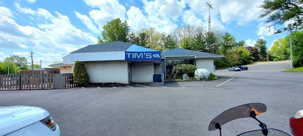 Tim's Tavern by null