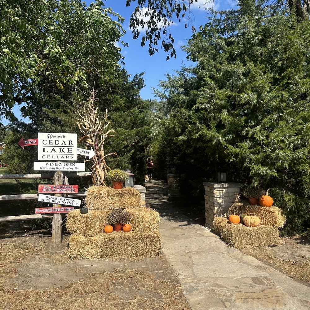 Cedar Lake Cellars - Entrance from parking lot - Venues & Event Spaces Near Me - Wright City, Missouri