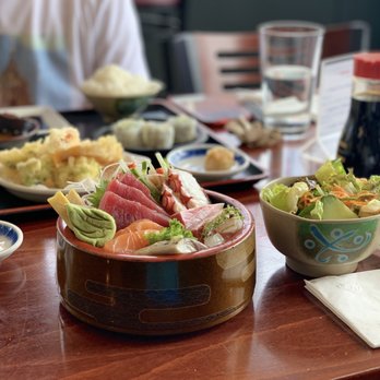 Ebi Sushi Bar - Chirashi - Sushi Bars Near Me - Somerville, Massachusetts