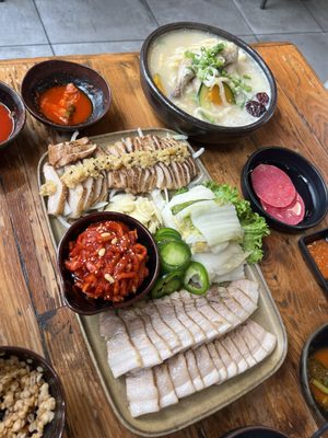 Hangari Kalguksu by null