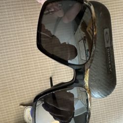 Sunglass Hut