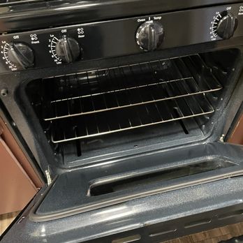 Modern Home Cleaning - Move out clean (oven) - Home Cleaning Near Me