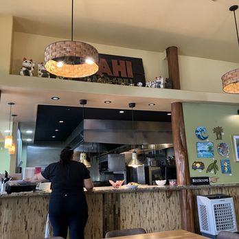Uahi Island Grill - Hawaiian Near Me - Kailua, Hawaii