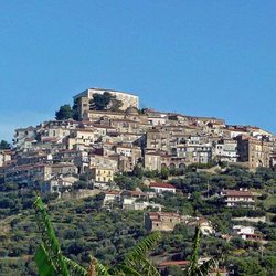 azzurro-reisen - Der Ort Castellabate im Cilento