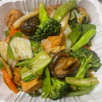 Au's Garden Chinese Restaurant - Tofu with Mushrooms and Vegetables - Chinese Near Me - Honolulu, Hawaii Au's Garden Chinese Restaurant - Tofu with Mushrooms and Vegetables - Chinese Near Me - Honolulu, Hawaii