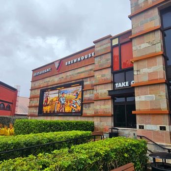 BJ's Restaurant & Brewhouse - Outside - New American Near Me - Miami, Florida