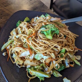 Hanari Cafe - Vegetable yakisoba - Chinese Near Me - Lynnwood, Washington