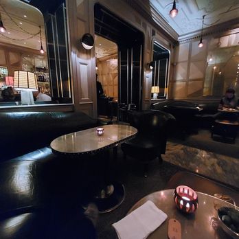 Connaught Bar - Seating area - Bars Near Me - London, XGL