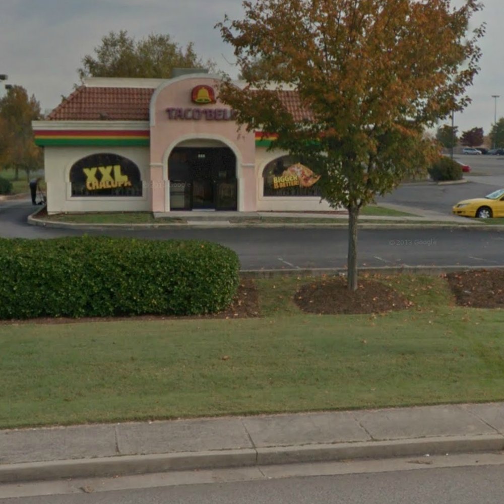 Taco Bell - Front of store from highway. - Fast Food Near Me - Oak Ridge, Tennessee