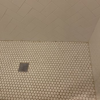 Capri - Shower - Hotels Near Me - Southampton, New York Capri - Shower - Hotels Near Me - Southampton, New York