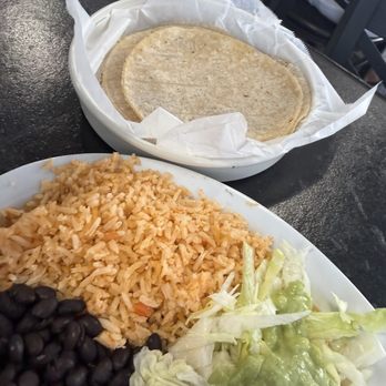 Los Molcajetes - Black beans- rice- guac ? Tortilla - Mexican Near Me - Benicia, California