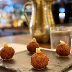 Tomiño Taberna Gallega - CROQUETAS (4) Serrano ham
