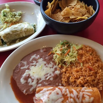 El Paraiso Mexican Grill - Spinach and Picadillo enchiladas. Really good lunch! - Mexican Near Me - Everett, Washington