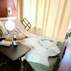 Montecito Heights Healthcare & Wellness Centre - Room is clean and they keep it free of clutter