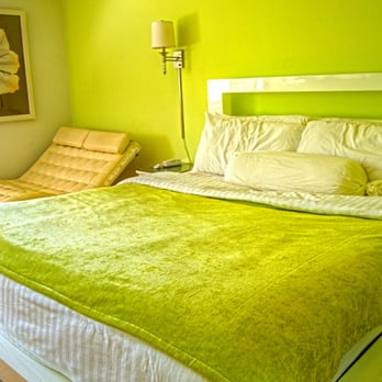 The Capri Hotel - Capri_Room1 (this is after we made the bed the next morning) - Hotels Near Me - Ojai, California
