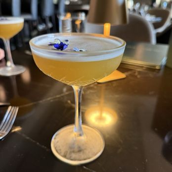 Bull & Bear - Cocktail - Steakhouses Near Me - Orlando, Florida Bull & Bear - Cocktail - Steakhouses Near Me - Orlando, Florida