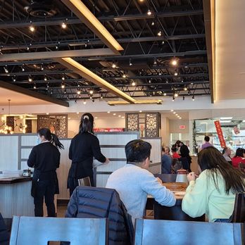 Ding Tai Fung - Dining room - Chinese Near Me - Toronto, Ontario Ding Tai Fung - Dining room - Chinese Near Me - Toronto, Ontario