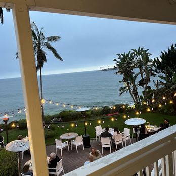 Cliff House Inn - Restaurant below - Hotels Near Me - Ventura, California