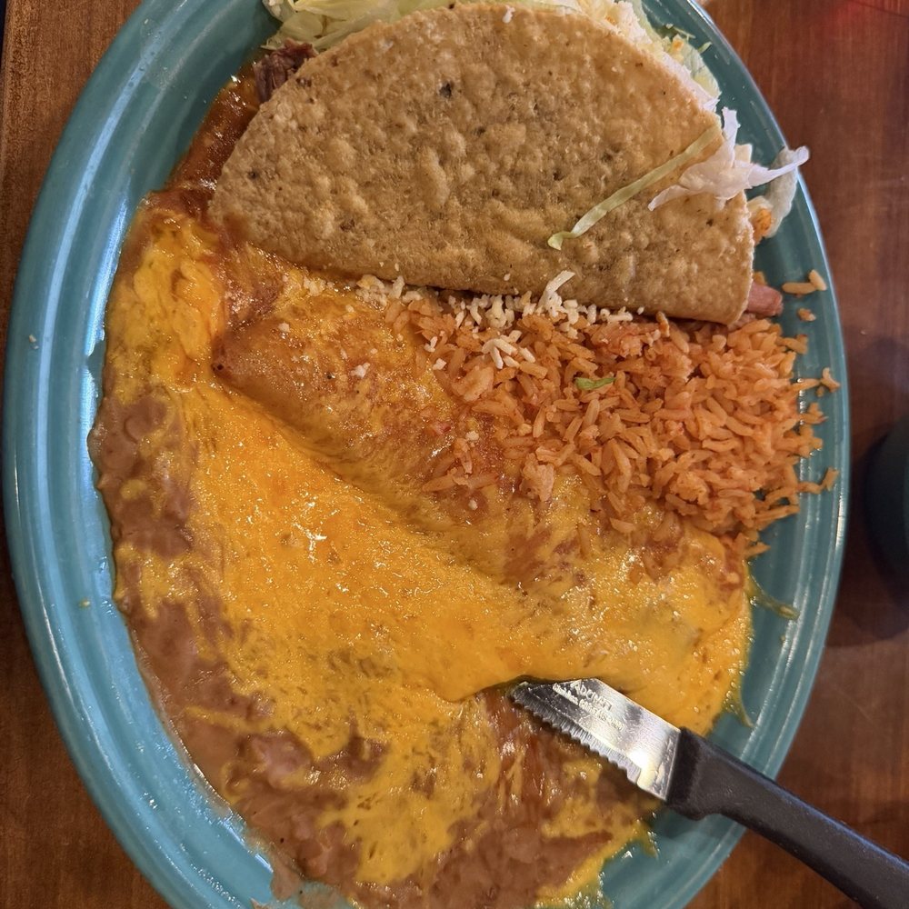 Ponce's Mexican Restaurant - Shredded Beef Taco, Cheese Enchilada, rice & beans. - Mexican Near Me - San Diego, California Ponce's Mexican Restaurant - Shredded Beef Taco, Cheese Enchilada, rice & beans. - Mexican Near Me - San Diego, California