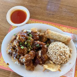 Grand Dragon - House Special Chicken lunch