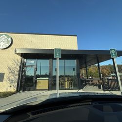 Starbucks - Front of store