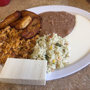 Mi Chalateca - Huevos con Chorizo, fried plantains, cheese block, beans,rice, and crema. - Salvadoran Near Me - Federal Way, Washington