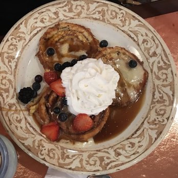 Another Broken Egg Cafe - Cinnamon Roll French Toast - Breakfast & Brunch Near Me - Clearwater Beach, Florida