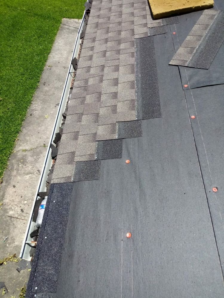 Slide of Tres Coronas Roofing