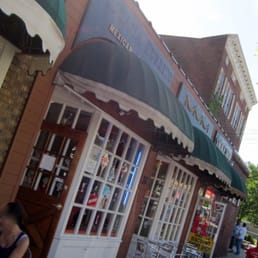 Exterior, not quite showing Fruity Yogurt yet Exterior, not quite showing Fruity Yogurt yet