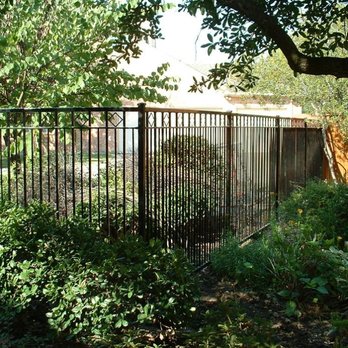 Crown Fence - a view of a fenced in area - General Contractors Near Me - Wylie, Texas Crown Fence - a view of a fenced in area - General Contractors Near Me - Wylie, Texas