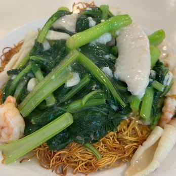 Legend Seafood Restaurant - seafood chow mein - Dim Sum Near Me - Honolulu, Hawaii