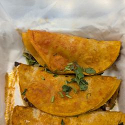 Monas Kitchen - Birria tacos