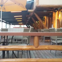 Ilha Camarões - Dentro do bar