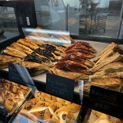 Rosas Bakery - Apple turnovers