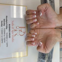 Flora Nails & Spa Studio