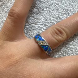 Turquoise ring with white topaz