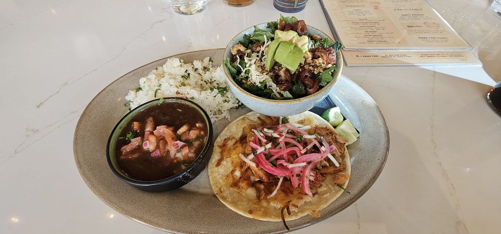 Social spots from Lady Nomada