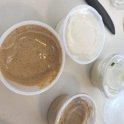 Cafe Vida - Spicy mayo and mayo