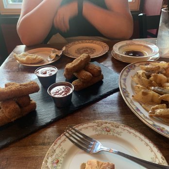 IL Faro Restaurant & Bar - Poutine and Mozzarella Fritta - Italian Near Me - Menands, New York IL Faro Restaurant & Bar - Poutine and Mozzarella Fritta - Italian Near Me - Menands, New York